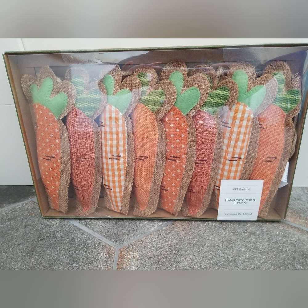 Gardeners Eden 6 ft Carrot Garland